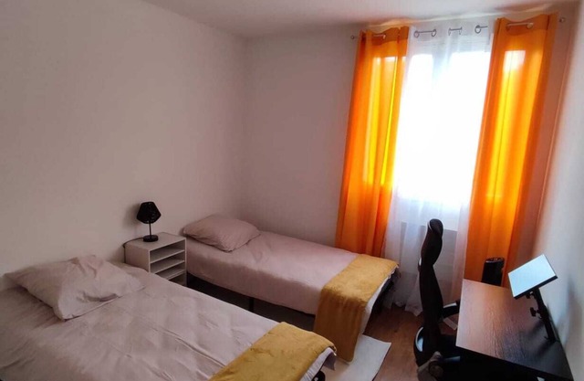 2 bedroom modern and renovated appartment with views of the Pyrénées