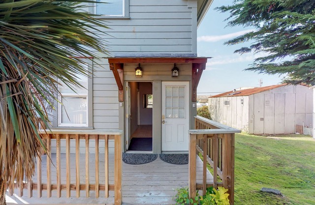 2 Bedroom Modern Home In Downtown Eureka