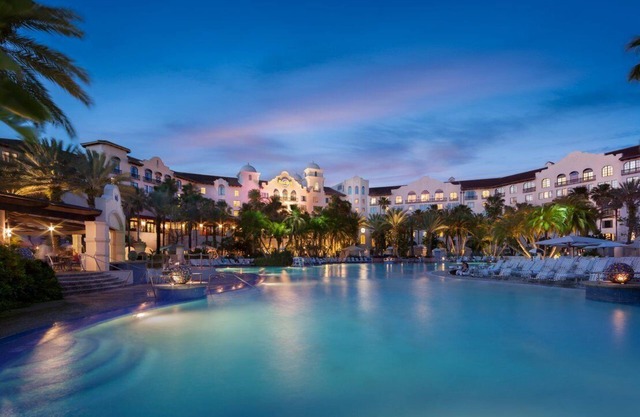 2-Bedroom Suite at a 4⭐️ Hotel