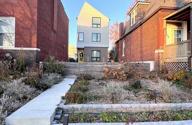 2 Bedroom Tower Grove Apartment