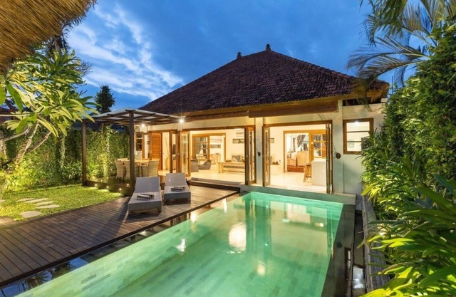 2 Bedroom Villa in Seminyak Bali with private pool and enclosed Living Room.