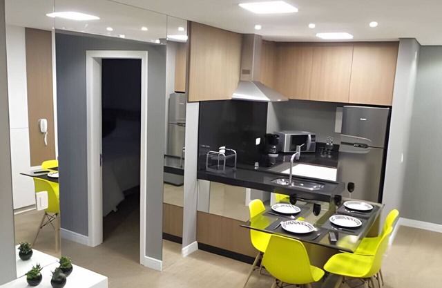 2 Bedrooms in Batel Soho, condo Clube Sky w/parking space