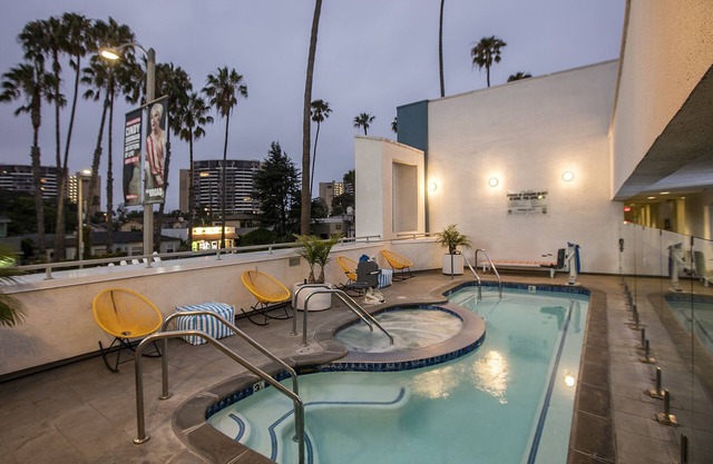 2 Boardwalk King Suite at The Kinney Venice Beach!
