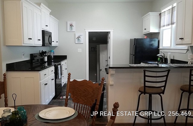 2 BR 1 bath FULLY FURNISHED home - Decatur AL near Cooks Museum