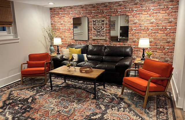 2 BRs/1 BA - Stroll to Coffee, Bakery, Wine Bar - Downtown Garner