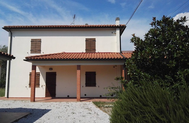 2 Campagna Campiglia M.ma 3 km from Rimigliano 5 beds Ground floor.