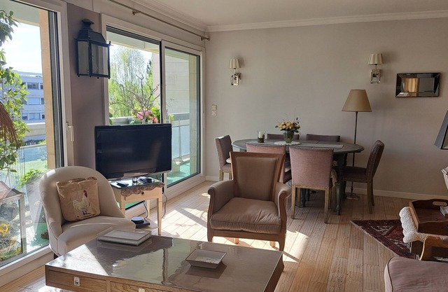 2 Chambre = Salle de Bain Dans Appartement Standing Proche IO Equitation Paris