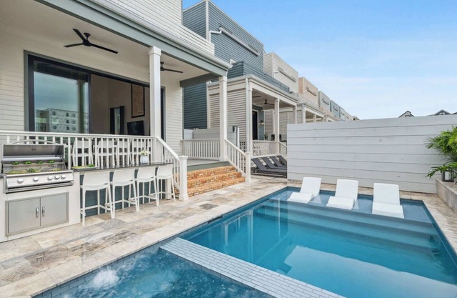 2 Designer homes, 14 bedrooms | walk to St Charles