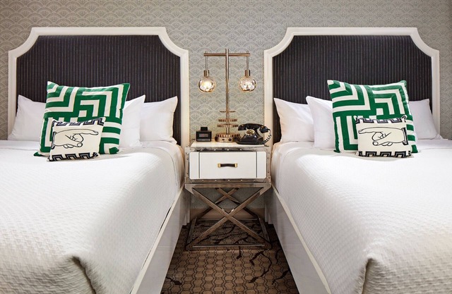 2 Elegant Rooms with Access to Open Courtyard Oasis - Experience LA Differently