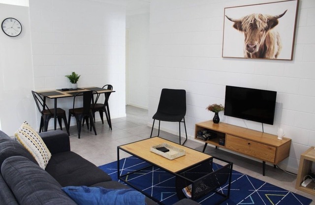 #2 Haven on Hughes 2BR Clean Peaceful Close to City