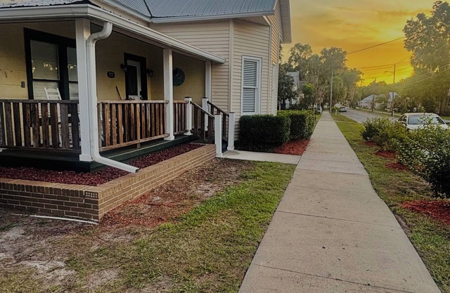 2 Historic Victorian Homes 2 doors apart by Rainbow river World Equestrian Ctr