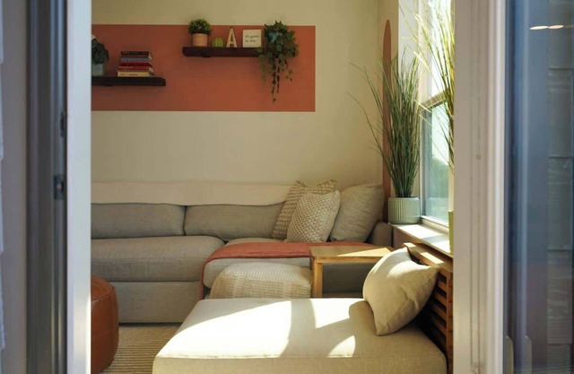 2 King Beds, Long Stays Welcome