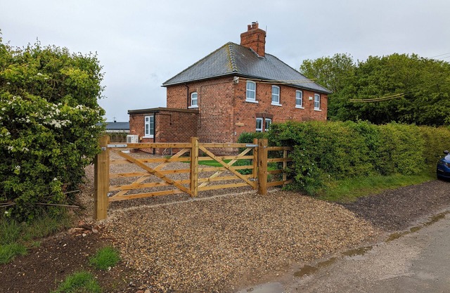 2 LANE END COTTAGES in Coniston, East Riding Of Yorkshire
