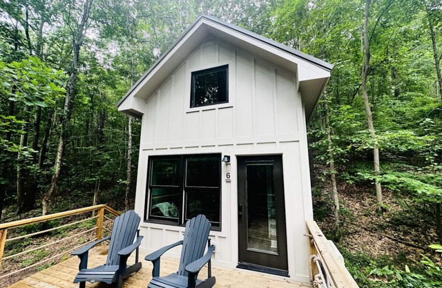#2 (Maple) Luxury Treehouse near Lake Guntersville