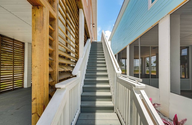 ~ 2 Mi to Boat Ramp: Steinhatchee River Cottage