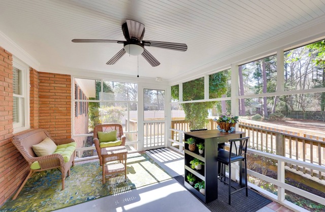 < 2 Mi to ECU: Cozy Greenville Getaway for Fall