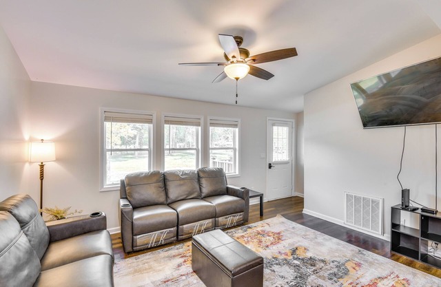 2 Mi to Lake Michigan: Pet-Friendly Sawyer Apt