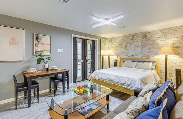 2 Mi to Shops & Eateries: Columbia Condo w/Patio