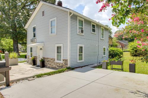 2 Mi to USC Campus Peaceful Apartment with Yard