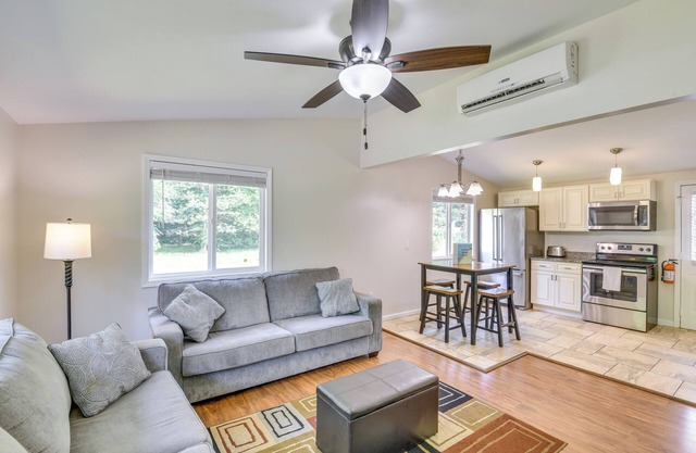 2 Mi to Warren Dunes: Sawyer Apartment w/Deck!