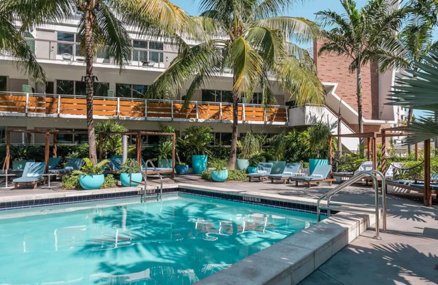 2 Modern Units in South Beach – Pet-Friendly, & Close to Dining and Shopping