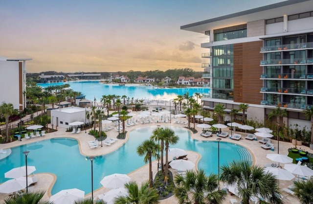 2 Nature View Units at Conrad Orlando, Outdoor Pool! Near SeaWorld Orlando