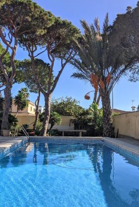 2-Person Studio, Private Splash Pool, 5 Min Beach