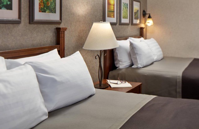 2 Queen Beds Room | Oceanfront Resort w/Outdoor Firepits and Pool