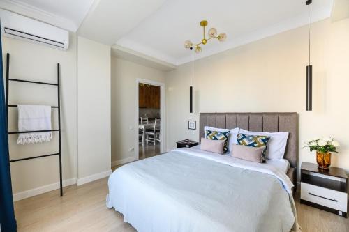 2 room apartment near Mega, botanical garden