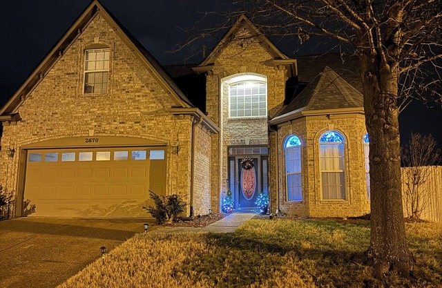 2 Rooms in a house in charming Memphis with treadmill, AC, WiFi, TV, coffee,