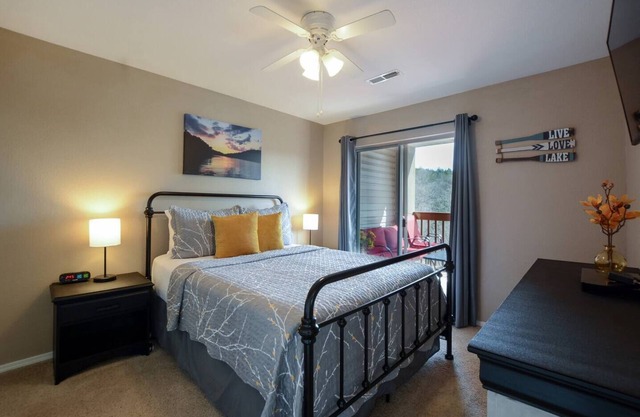 2 Sis Condos + SDC + Lake Views/4BR, Sleeps 12