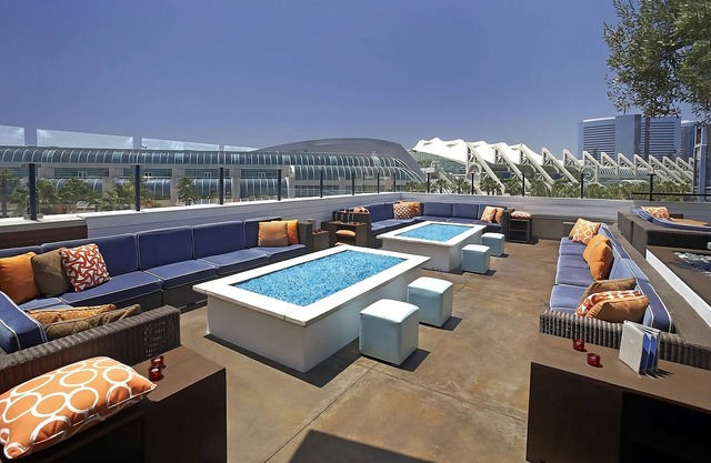 2 Studios 2 Queen Beds at Hard Rock Hotel San Diego, Petco Park Nearby!