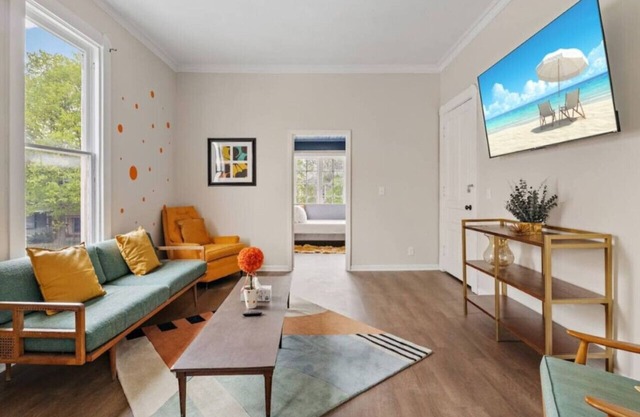 2 Units Combined| 5BR| 2 Living Rooms | 2 Kitchens