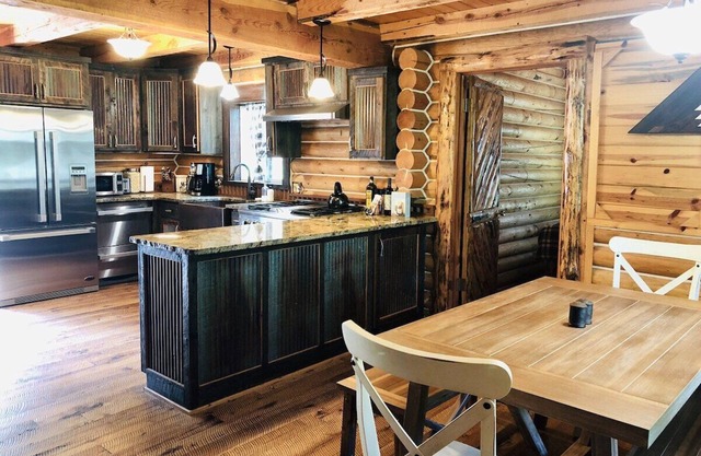 20 mins to YNP-Cabin-Pet friendly