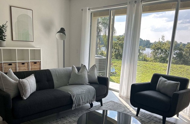 20% OFF |Lakeview Home|3BR| Foosball |Pool |Tennis