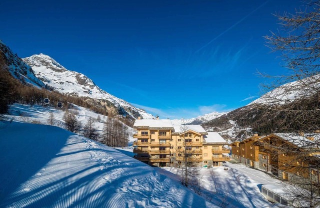 200m from resort center, 7th floor, fitness, swimming pool, sauna, hammam, balcony, tv, ski locker
