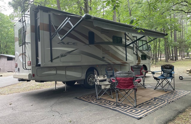 2015 Thor ACE Motorhome right off Pig Trail with views of White rock.