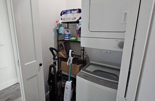 2024 Custom Home: 2 bed, 2 bath Pop Art Hidden Cottage with EV Charging