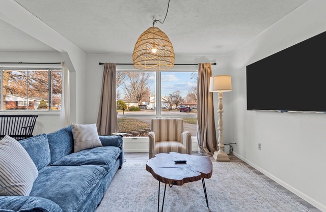 2024 New 3-bedroom house with WiFi, AC in Kokomo