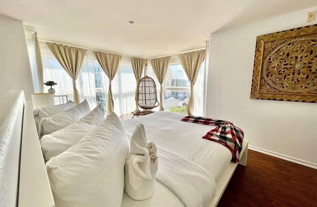 203 Incredible Loft with Stunning View of Little Italy