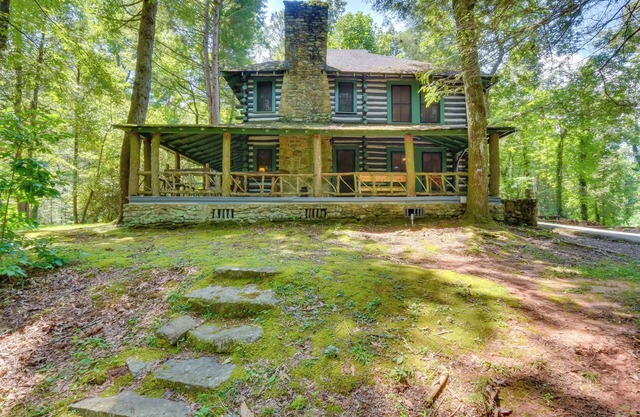 21 Mi to Devils Fork State Park: Sunset Cabin!