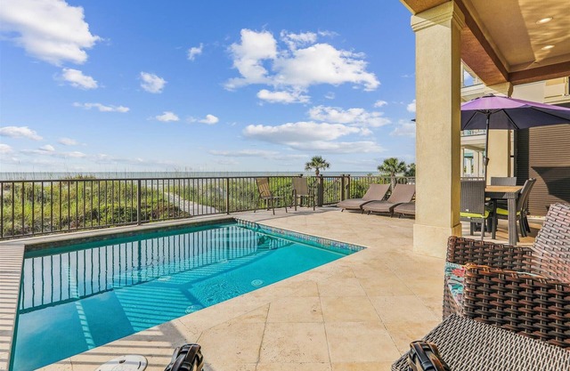 21 Singleton Beach, Oceanfront, Pool, Pickleball, Elevator, Free Golf