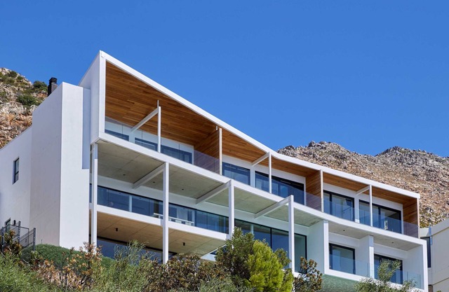 '22 Protea' - Luxury, Style and Elegance - Sleeps 12 in 6 En-suite Bedrooms