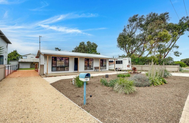 23 Ellensford Tce - Comfortable Home Two Streets to the Beach