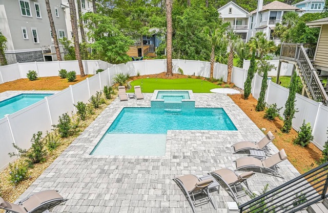 25 Bradley Cir, Brand New, Roof Top, Beach, Pool, Free Golf, Pickleball