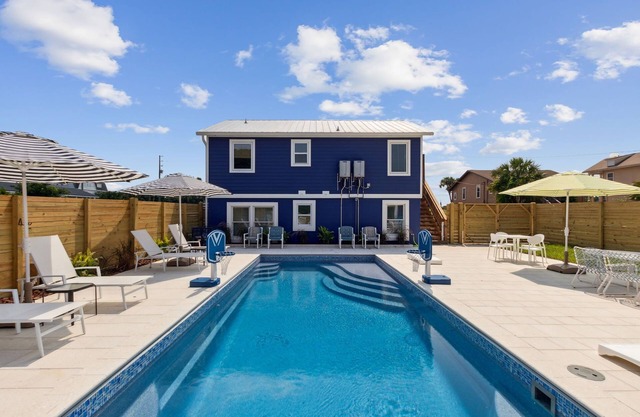 25% Discount Applied Oct/Nov&Dec Private Pool/Pool House pet friendly 4BR 5 Bath