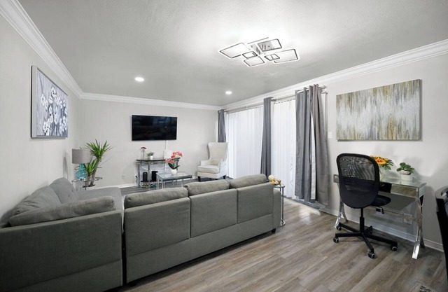 25% OFF-3BD/2.5BA-Condo-Six Flags-G.Prairie-GP32A