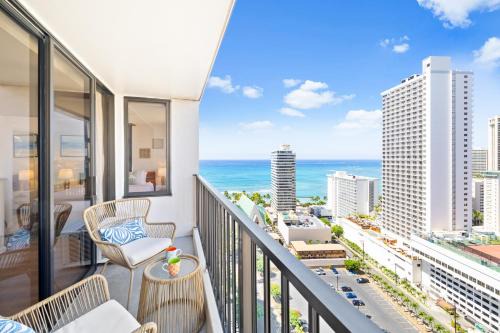 25th Floor Ocean View, Steps to Waikiki Beach, Free Parking