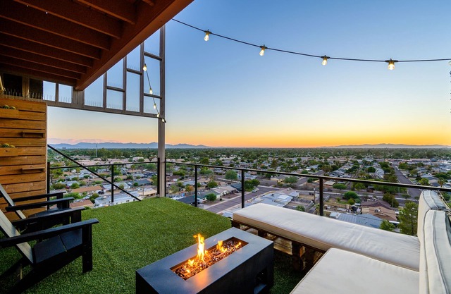 270° City/Mountain views!