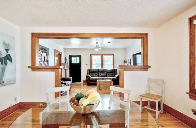 2BD-1BA-accommodates 4 guests